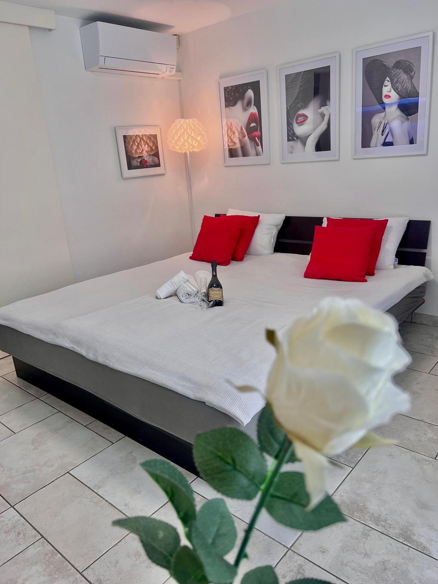 Anabella Apartment Izola Esterno foto