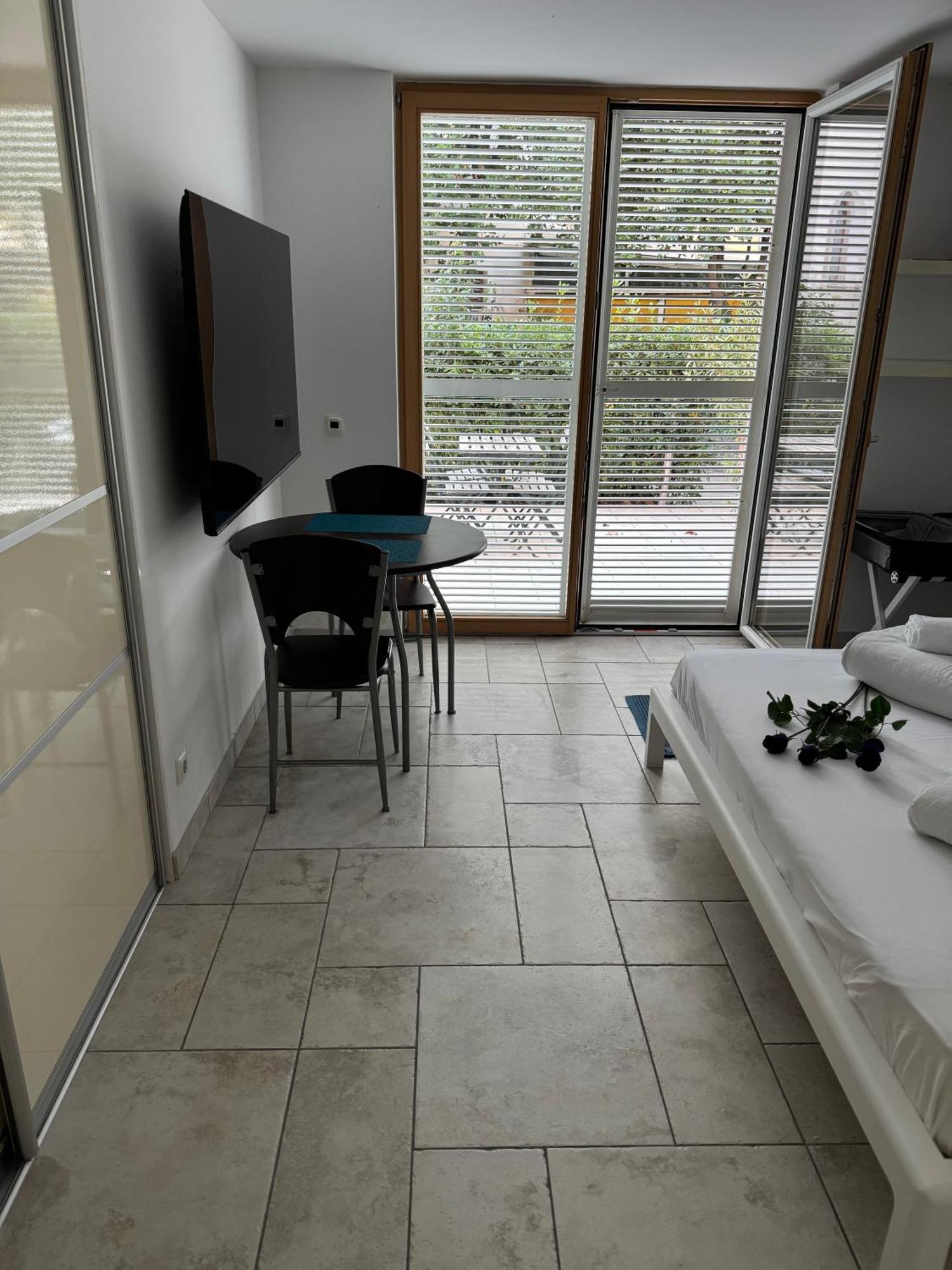 Anabella Apartment Izola Esterno foto